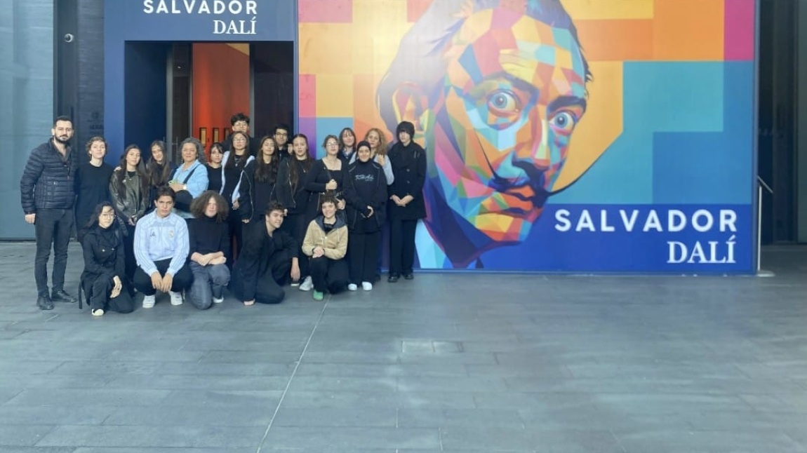 SALVADOR DALİ - RESİM SERGİSİ 